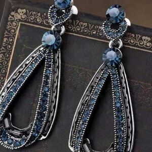 Elegant Vintage-Style Blue Crystal Drop Earrings for Women